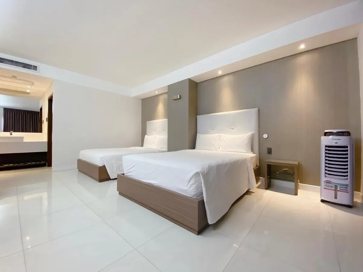 The Luxe Hotel Ho Chi Minh City 3*,  Vietnam